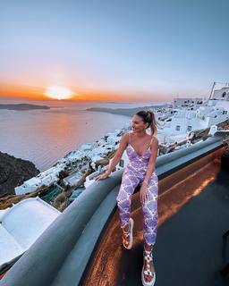 Athina Oikonomakou feet photo thumbnail