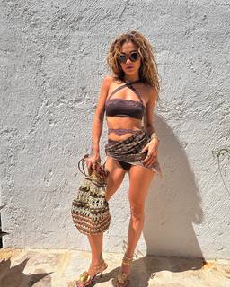 Rita Ora feet photo thumbnail