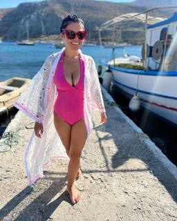 Katarzyna Cichopek feet photo thumbnail