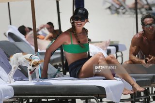 Nina Agdal feet photo thumbnail