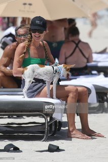 Nina Agdal feet photo thumbnail