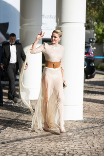 Amber Heard feet photo thumbnail