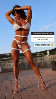 Cindy Landolt feet photo thumbnail