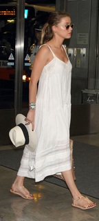 Amber Heard feet photo thumbnail
