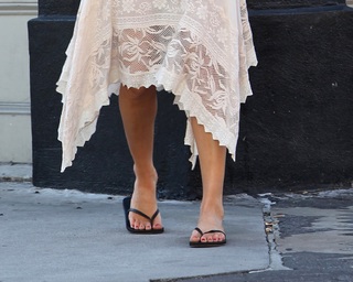 Amber Heard feet photo thumbnail