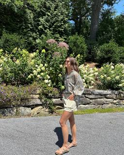 Taylor Hill feet photo thumbnail