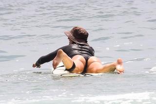 Leighton Meester feet photo thumbnail