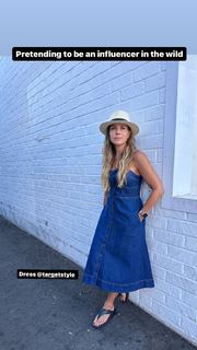 Julie Benz feet photo thumbnail