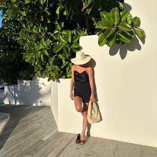 Malgorzata Kozuchowska feet photo thumbnail