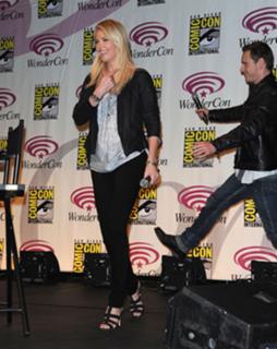 Charlize Theron feet photo thumbnail