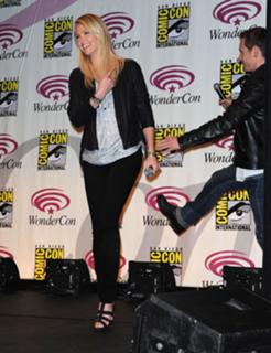 Charlize Theron feet photo thumbnail