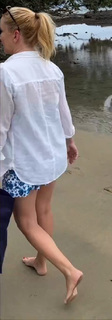 Angela Kinsey feet photo thumbnail
