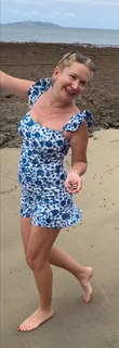 Angela Kinsey feet photo thumbnail