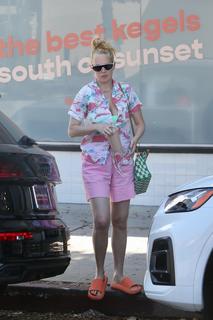 Rumer Willis feet photo thumbnail