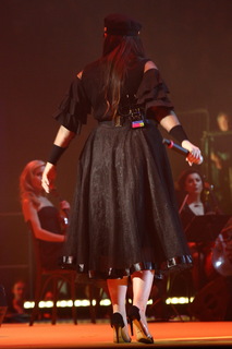 Ewa Farna feet photo thumbnail