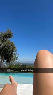 Natalie Noel Mariduena feet photo thumbnail