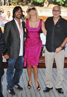 Charlize Theron feet photo thumbnail