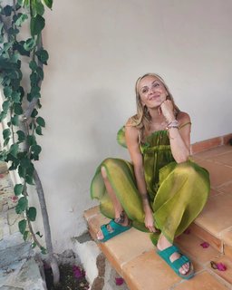 Fearne Cotton feet photo thumbnail