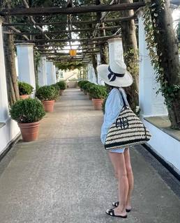 Sara Sampaio feet photo thumbnail