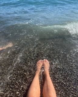 Sara Sampaio feet photo thumbnail
