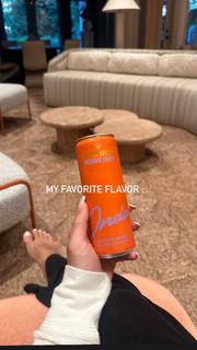 Shay Mitchell feet photo thumbnail
