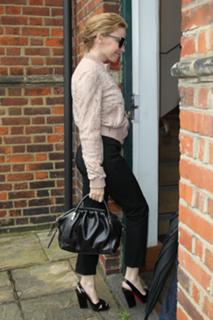 Kylie Minogue feet photo thumbnail