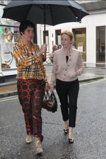 Kylie Minogue feet photo thumbnail