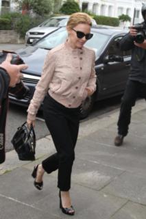 Kylie Minogue feet photo thumbnail
