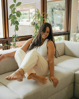 Ashley Graham feet photo thumbnail