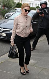 Kylie Minogue feet photo thumbnail