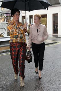 Kylie Minogue feet photo thumbnail