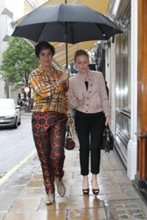 Kylie Minogue feet photo thumbnail