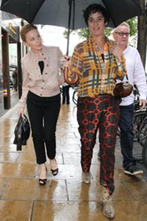 Kylie Minogue feet photo thumbnail