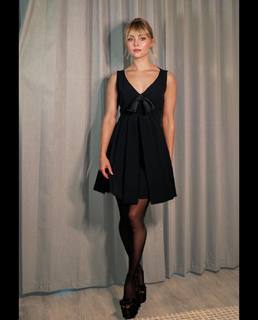 AnnaSophia Robb feet photo thumbnail