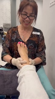 Joss Stone feet photo thumbnail