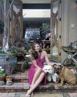 Daisy Fuentes feet photo thumbnail