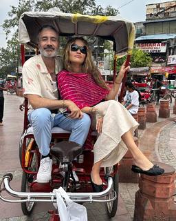 Rita Ora feet photo thumbnail