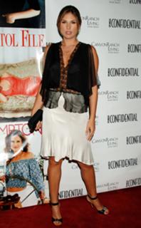 Daisy Fuentes feet photo thumbnail