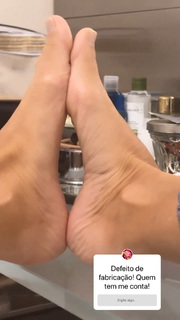 Adriane Galisteu feet photo thumbnail