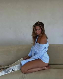 Kara Del Toro feet photo thumbnail