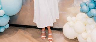 Khloé Kardashian feet photo thumbnail