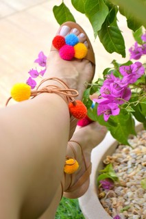 Cláudia Citroni feet photo thumbnail