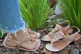 Cláudia Citroni feet photo thumbnail