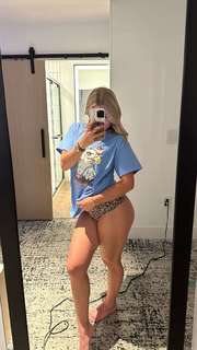 Katie Sigmond feet photo thumbnail