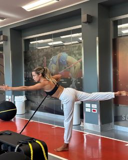 Ludovica Frasca feet photo thumbnail
