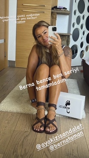 Pinar Altug feet photo thumbnail