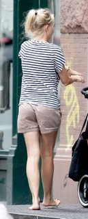 Naomi Watts feet photo thumbnail