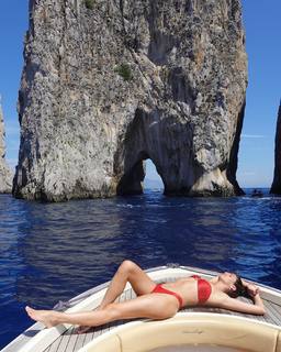 Sara Sampaio feet photo thumbnail