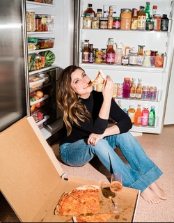 Tiffani Thiessen feet photo thumbnail