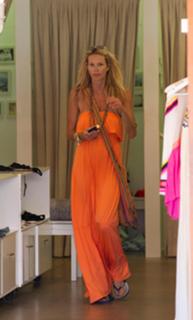 Elle Macpherson feet photo thumbnail